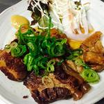 とん彩や - とろり軟骨どて煮込み