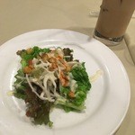 トラットリア ジョイア - サラダとドリンク