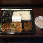 手作り弁当 エフエル - みそ汁付きです