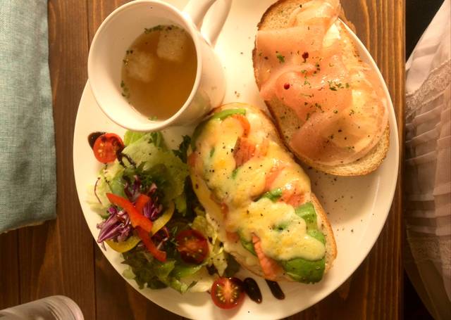 バイ ザ シー By The Sea 市役所前 カフェ 食べログ