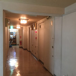 とりかつ CHICKEN - ビル内