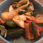 周 - キムチ盛合せ