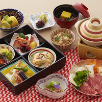 【ご昼食】湯葉と三田牛の身体に優しい小鍋付 箱盛膳【ご入浴付】