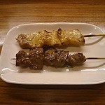 蔵とも - 牛ハラミの串焼き(塩)200円
豚バラの串焼き(塩)200円