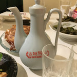 ゆるり 中華食堂 癒食同源 - 紹興酒 古越龍山 善醸仕込み 1合 880円。