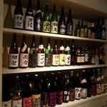 Izaokesuteshondamachi - ズラリ並ぶ日本酒