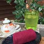 お水とおしぼり