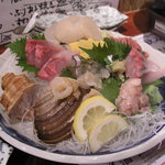 イカセンター新宿総本店 - 刺し盛り（全体像）