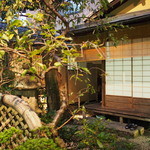 わらじや - 離れの傘の間