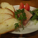 フォセッタ - 鶏レバーのテリーヌ フォンダン仕立て