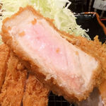 とんかつ いわい - 厚切ロースかつ 断面