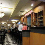 Bridges - 店内（夜）