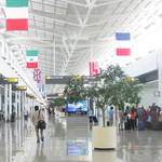 Lufthansa Senator Lounge - 天井が高いダレス国際空港