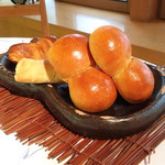 レストラン・マッカリーナ - 「JIN」のパン盛り合わせ