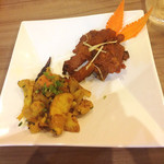 エパレット - アル・コピル・ダナ
      （ポテトと玉ねぎにんじんのサブジ）
      ペーペ・ムルギー・コーサ
      チキンソテー
      