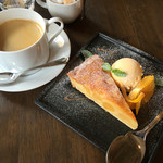 ダ・モコ - ランチセットのドリンクと　税別600円の本日のタルト