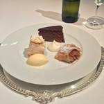 銀座 ハプスブルク・ファイルヒェン - ケーキ3種盛りset（1960円）カーディナルシュニッテ ザッハトルテ アプフェルシュトゥリューデル