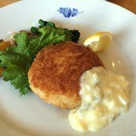 ノルウェーサーモンたたきコロッケタルタル添え