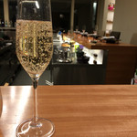 ラトリエ・ムッシュー - 美味しいシャンパン