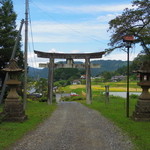 姫のそば ゆかり庵 - 鳥居を抜けると