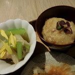 蕪と鶏のきのこ餡、焼き茄子のなめたけとろろがけ