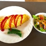 オムライス 950円 ミニサラダ付き！