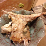 うを徳 - 岩手産鰆のアラ煮。酒と塩だけの味付。