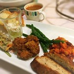 Louisiana mama - 前菜バイキング☆
                        
                        蟹食べ放題フェアだったにも関わらず、蟹殆ど食べず…(；´д｀)
                        蟹はイマイチだったけど、他の前菜は種類も豊富！