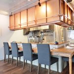 L'Octave Hayato KOBAYASHI - 店内のテーブル席の風景です