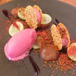 L'Octave Hayato KOBAYASHI - ランチコース 5598円 の信州巨峰ムース、マスカット、キャンベルのアイスクリーム