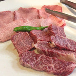 みょうが屋 - タンは去勢  他は宮崎牛肥育32カ月の雌