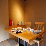 Jouetsu Yasuda - 大きな窓が側にある開放的なお席は、昼からのご宴会やお食事会にもおすすめです。