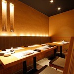 上越やすだ - 


 
 


 
  


 
  


 
  
.

壁側がソファーでゆったりと寛げるお席.