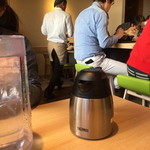 煮干し中華そば一燈 - 店内は居抜きかと思いきや、しっかり内装工事入ってますね。