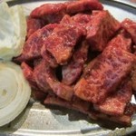 レトロ焼肉たろう食堂 - 