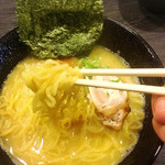 ぼんてんらぁ麺 - 麺リフト