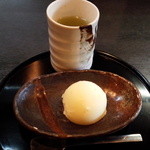 とんかつあさくら - 食事終わりのお茶と柚子シャーベット