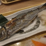 Tsukiji Shokudou Genchan Shinagawa Shizun Terasu Ten - あじの塩焼きとお刺身定食　税込￥９５０