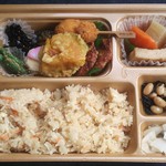 本家かまどや - 幕の内炊き込みご飯弁当 550円(税込)