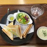 ハートピット - ハートピットさん
ホットサンド〜ポテト&コーン
サクサクのホットサンドの中もあったか。