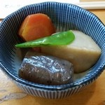 tonkatsutowashokuwakasa - ロースかつ定食の小鉢（野菜煮物）〔15/11/1撮影〕