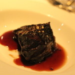 イノウエ グリリア - 2015年10月　ほほ肉の赤ワイン煮こみ　これで半分です