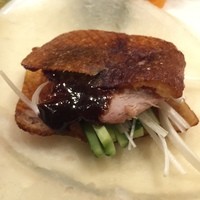 Szechwan Cuisine & Wine 四川料理 御馥 中之島ダイビル店 - 歯ごたえも楽しい北京ダックです