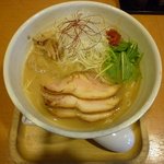 らー麺 もぐや - 鶏と魚介の白湯塩らーめん　（790円、2009年冬期限定・1日10食）