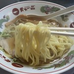 天下一品 - ラーメン＜あっさり＞(700円)麺リフト