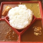 お酒とごはん サンダルキッチン - 高円寺フェス2015
カレーなる戦いIN杉並＼(^o^)／
