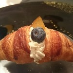 レストラン 間 - フォアグラ入りクロワッサン