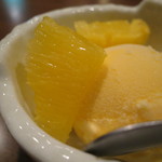 鉄板焼きgrow - バニラアイスに、グレープフルーツとパイナップル