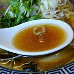 麺や マルショウ - 中華そば夕焼け　スープ