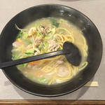 Chaina Hausu - 2年振りにきました！長崎人として嬉しい、ホンモノのラード練り込んだちゃんぽん屋のチャンポン麺！
                        蒸し餃子が美味しい！